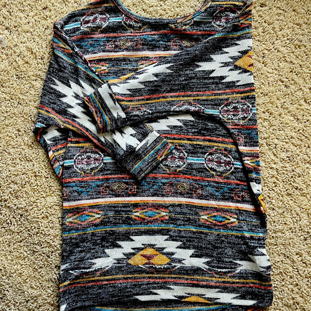 DEREK💛HEART 🔻🔺Aztec print🔻🔺